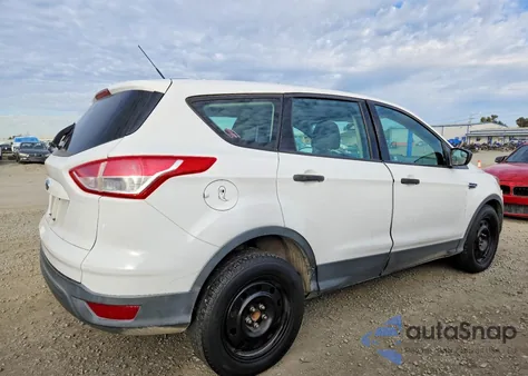 2013 Ford Escape S z USA, uszkodzony, nr VIN 1FMCU0F73DUD02396